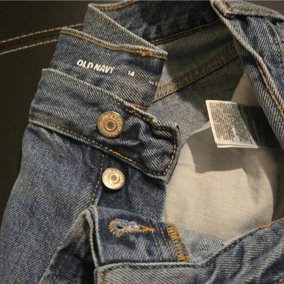 Old Navy Slouchy Taper Jeans - Picture 2 of 5